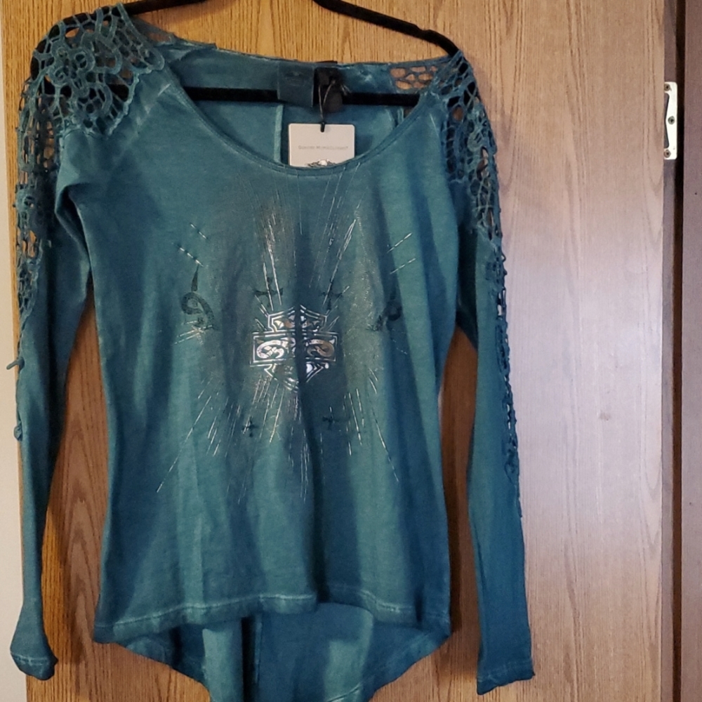 New with tags limited edition crochet shoulder top